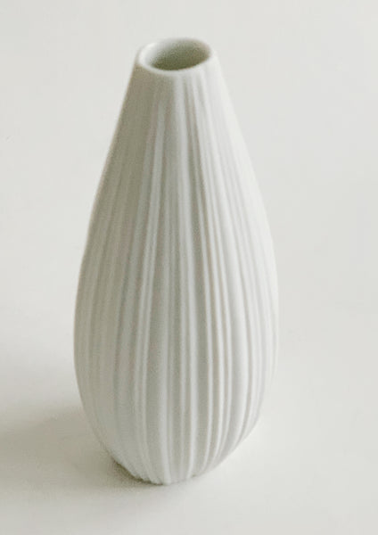 Modernist Porcelain White 'Plissée' Vase - Freyer for Rosenthal 1960s