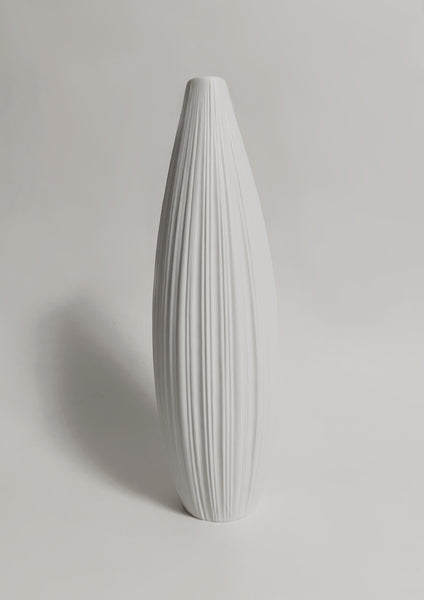 Modernist Tall Porcelain White 'Plissée' Vase - Freyer for Rosenthal 1960s