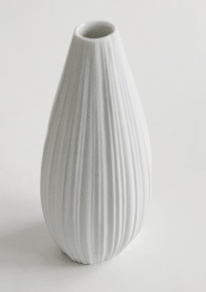 Modernist Porcelain White 'Plissée' Vase - Freyer for Rosenthal 1960s