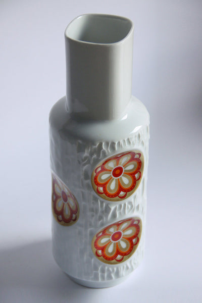 Op Art White German Flower Red Pattern Vase - Vohenstrauss (Johann Seltmann, Bavaria) 60s